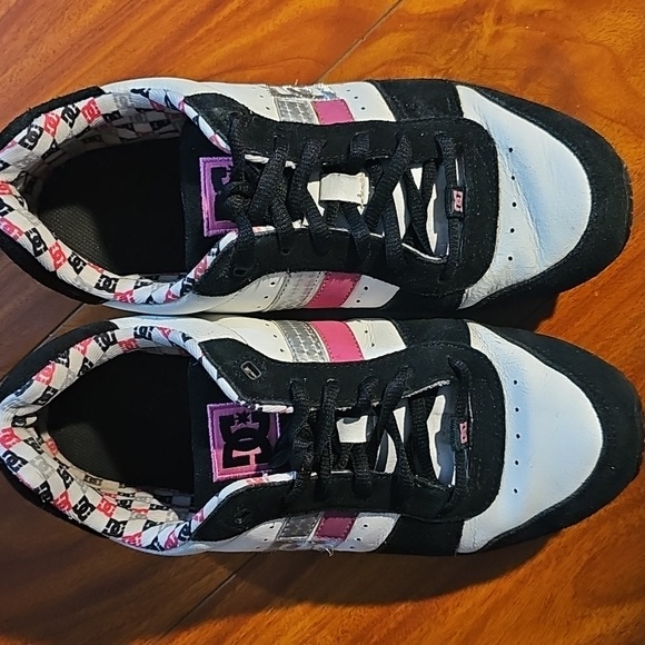 DC Women's Vintage Vibrant Pink Skate Sneakers Sz 8.5 - Picture 5 of 14